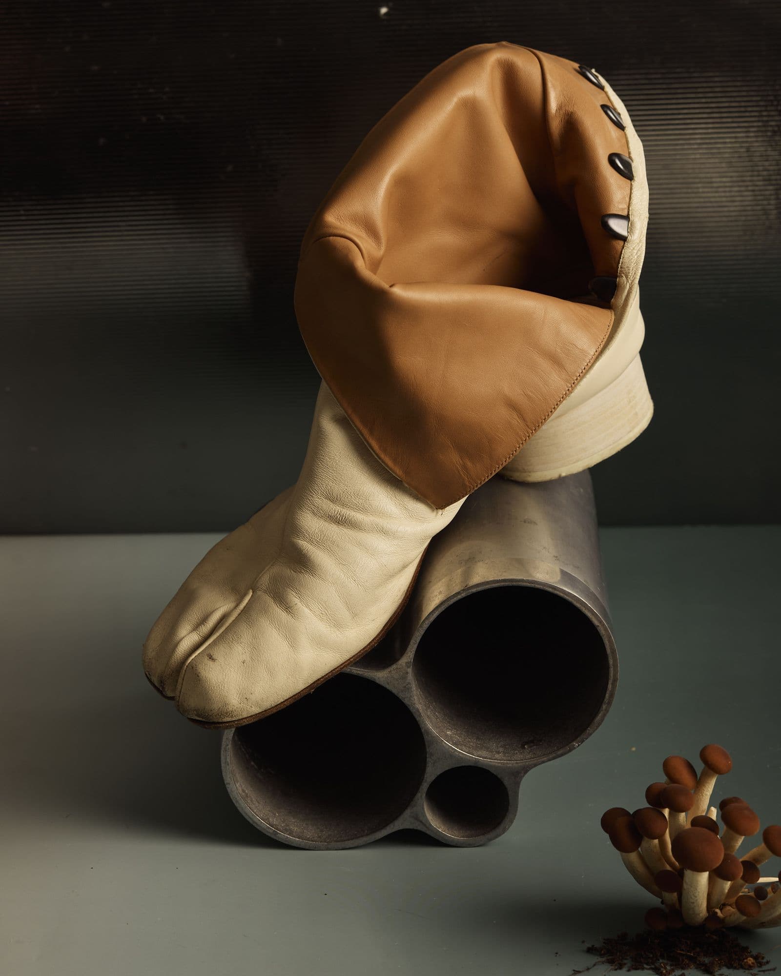 Mixed, still life — image 4 of 5.